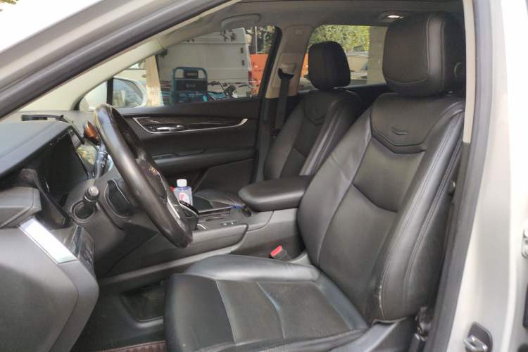 Used Cadillac XT5 2018 25T Luxury Model
