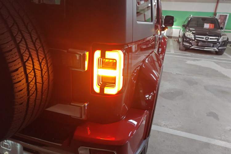 Used BAIC Off-Road BJ40 2018 PLUS 2.3T Automatic Four-Wheel Drive Flagship Version China V Emission Standard Right Rear Taillight