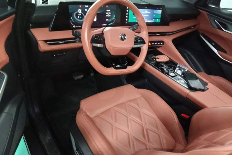 Used CHANGAN CS75 PLUS 2023 3rd Generation 2.0T Automatic Prestige Version Center Console