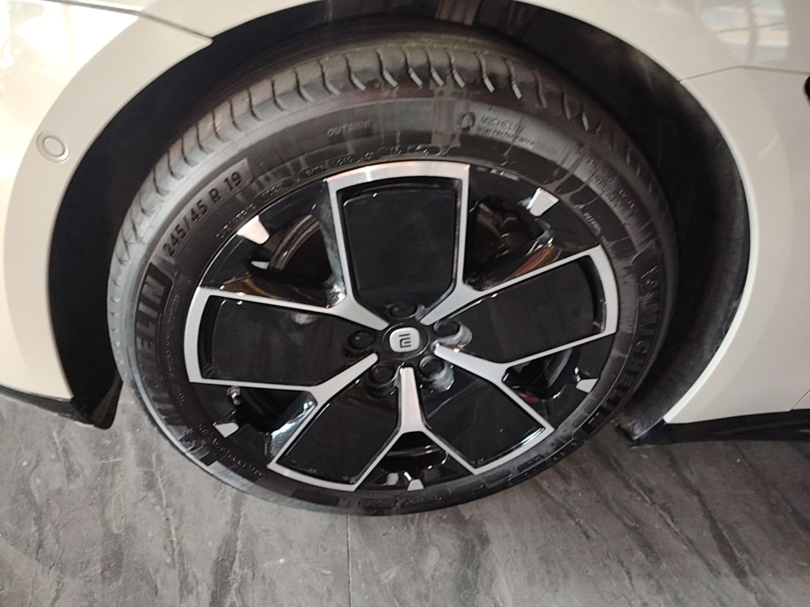 Xiaomi Auto SU7 2024 Rear-Drive Ultra-Long Range Advanced Pro-Level Intelligent Driving Version — снимка 10