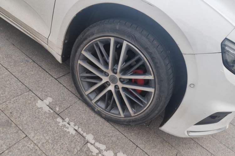 Used Geely Auto Preface 2021 Revised Version 2.0TD Luxury Edition Right Front Wheel Hub