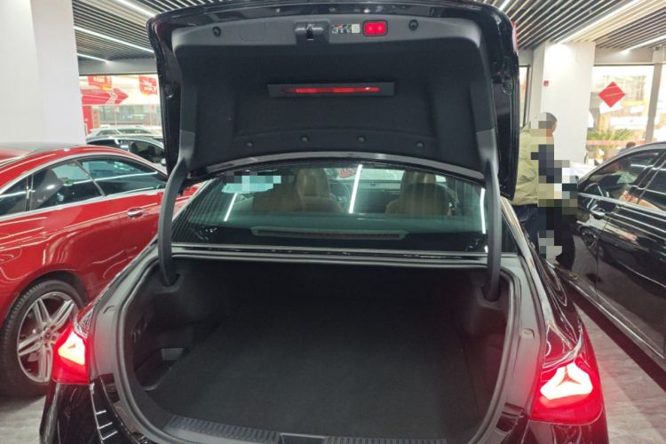 Used Mercedes-Benz E-Class New Energy 2024 E 350 e L Plug-in Hybrid Sedan Trunk