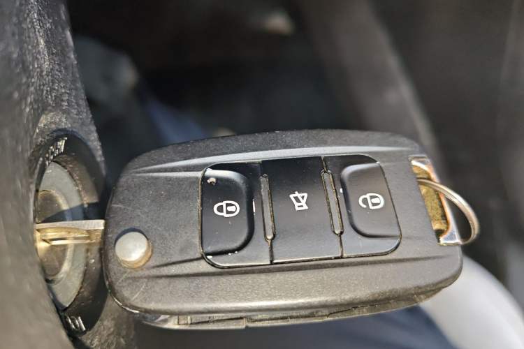 Used Wuling Hongguang V 2022 1.5L Jingqu Edition Electric-Assist LAR