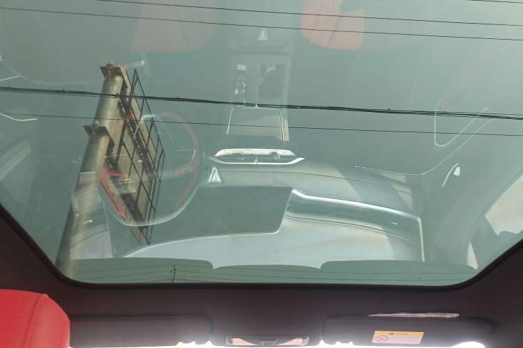 Used Venucia V 2022 260T Black Horse Edition · Idol Headliner