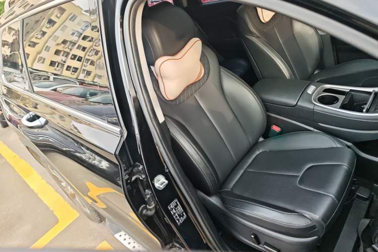 Used Hyundai Santa Fe 2023 Traveler 380T GDi Automatic Two-Wheel Drive GLX Elite Edition
