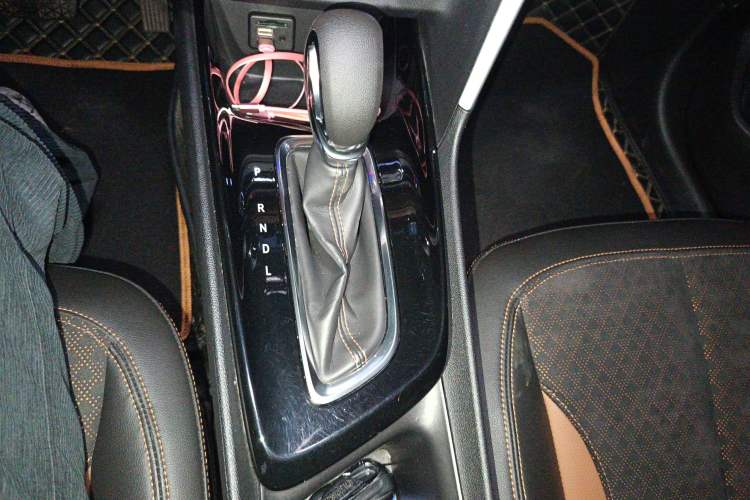 Used Buick Encore 2020 20T CVT Luxury Edition Gear Lever