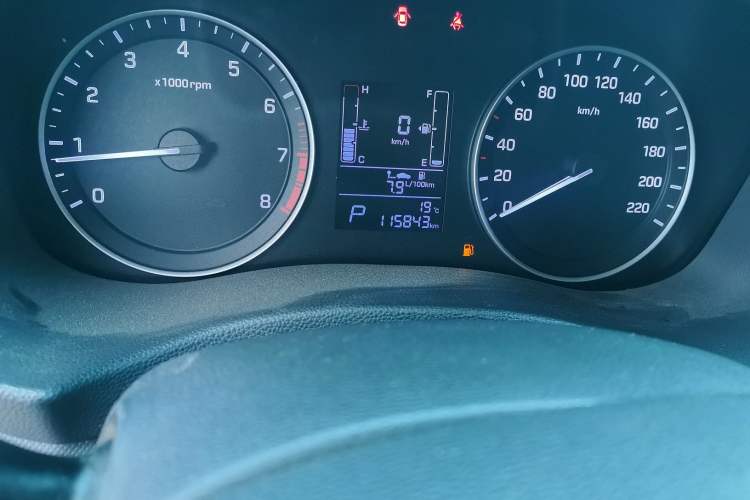 Used Hyundai ix25 2015 1.6L Automatic Two-Wheel Drive Smart GLS Trim Odometer Close Up