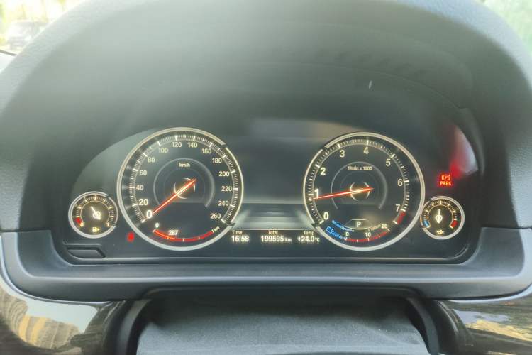 Used BMW 5 Series 2014 525Li Luxury Design Package
