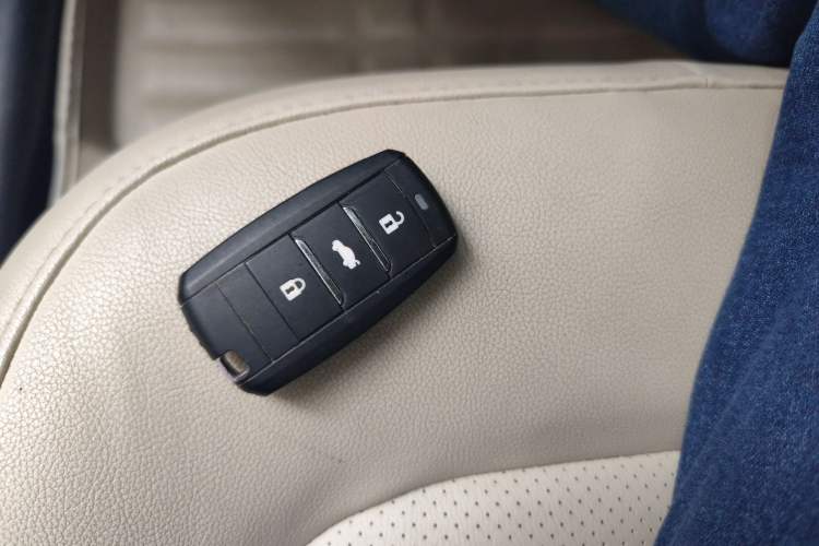 Used CHANGAN Alsvin V7 2016 1.6L Automatic Fun Model China V Standard
