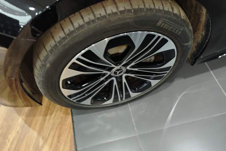 Used Mercedes-Benz E-Class New Energy 2024 E 350 e L Plug-in Hybrid Sedan
