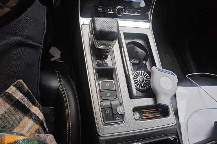 Used Roewe RX5 2020 PLUS 300TGI Automatic Ali National Style Ronglin Edition Gear Lever