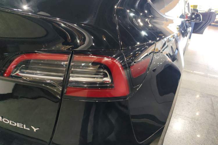 Used Tesla Model Y 2022 Performance High-Performance All-Wheel-Drive Version
