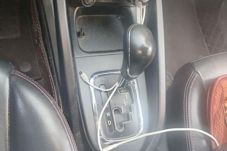 Used CHANGAN CS35 2014 1.6L Automatic Luxury Model China IV Standard
