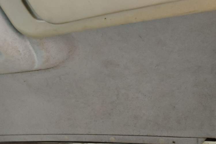 Used SAIC MAXUS Xintu V80 2021 2.0T Manual Classic City Delivery King Long Wheelbase Mid-Roof 3 Seats Headliner