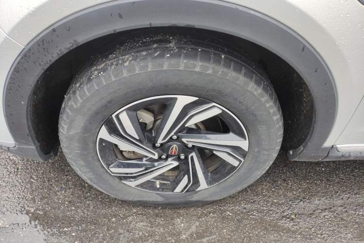 Used Hongqi HS5 2022 2.0T Smart Connect Flagship Enjoyment Purchase Edition Left Front Wheel Hub