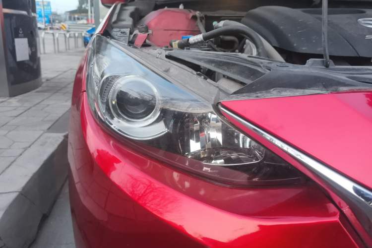 Used Mazda 3 Axela 2016 Sedan 1.5L Automatic Luxury Model