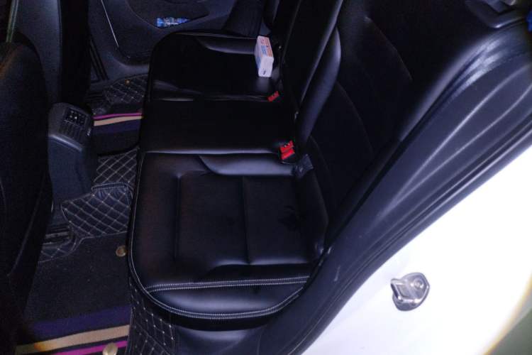 Used Volkswagen Golf 2017 1.6L Automatic Comfort Million-Vehicle Anniversary Edition Left Rear Seat