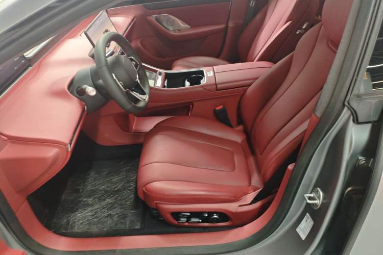 Used Hima Luxeed S7 2025 785 km Ultra