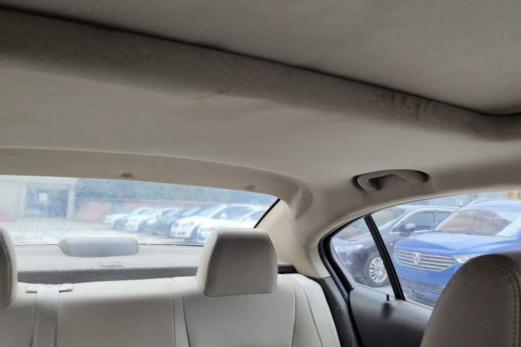 Used Chevrolet Cruze 2015 1.5L Classic SE AT Headliner