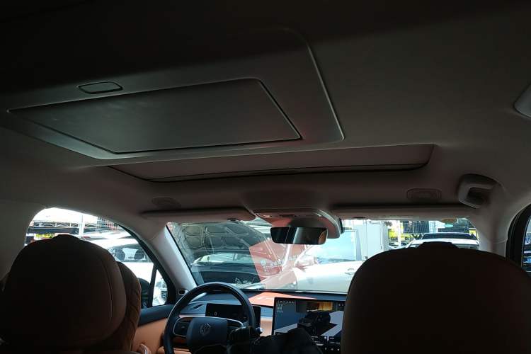 Used Leapmotor C16 2026 Extended-Range 280 LiDAR Zhizun Edition 6 Seats Headliner