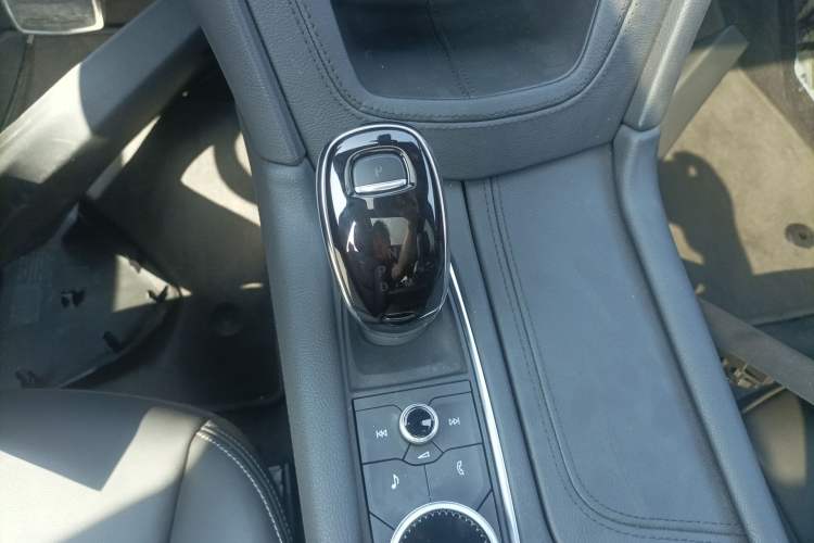 Used Cadillac XT6 2025 2.0T Six-Seater Four-Wheel-Drive Platinum Executive Black Label Version