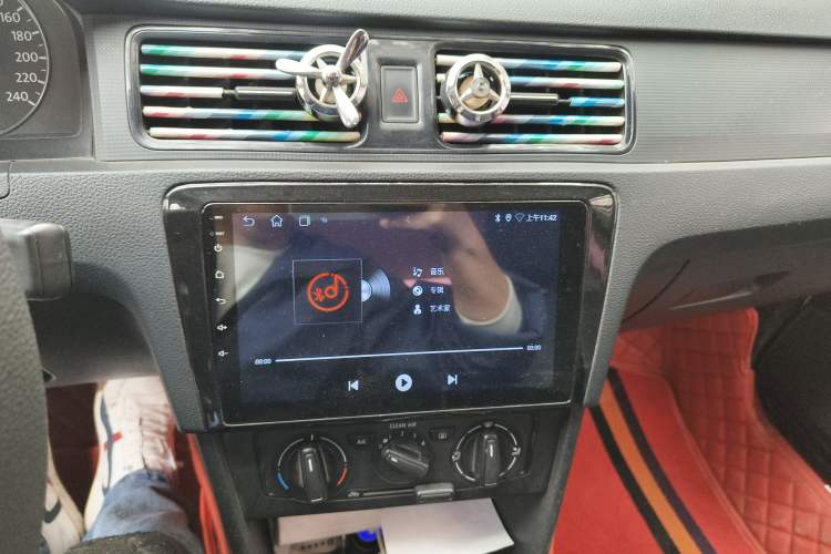 Used Volkswagen Santana 2015 1.6L Manual Fashion Edition Audio And AC Panel