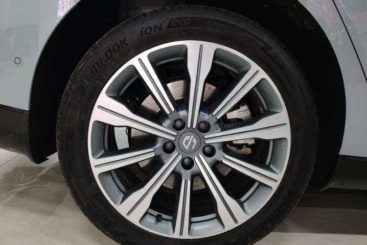 Used Leapmotor C01 2024 Range-Extended 216 Luxury Edition