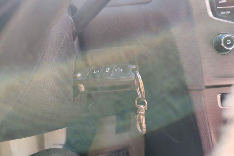 Used Volkswagen Golf 2014 1.4TSI Automatic Comfort Model Vehicle Key