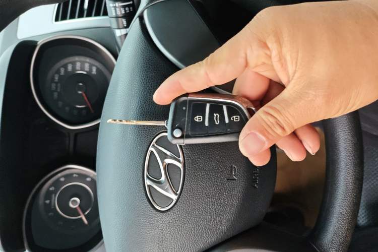 Used Hyundai Elantra (5th Generation / Langdong) 2015 1.6L Automatic Fashion Model Interior 1