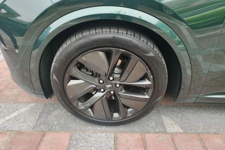 Used Li Auto L9 2022 Max model Left Front Wheel Hub