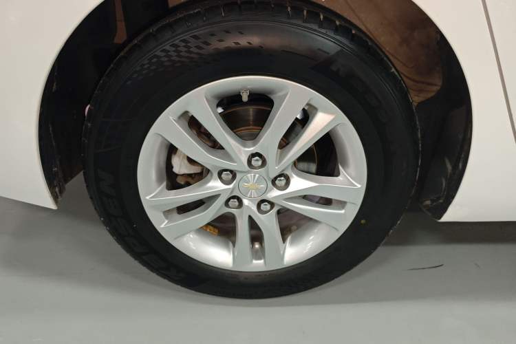 Used Chevrolet Cavalier 2019 320 Automatic Xinyue Edition Right Rear Wheel Hub