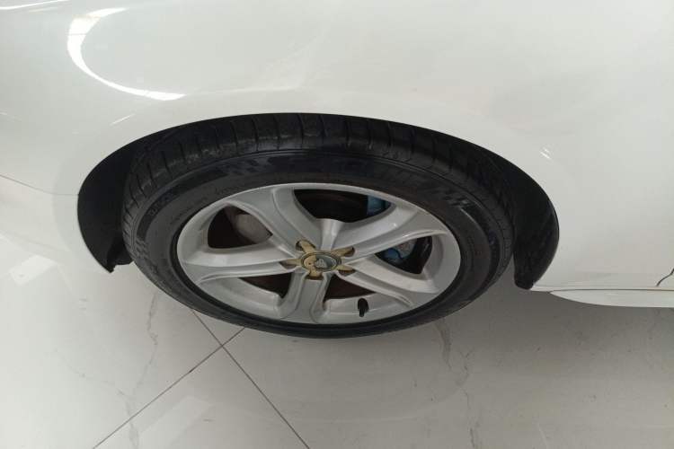 Used Audi A4L 2015 45 TFSI quattro Individual Sport Edition Left Front Wheel Hub