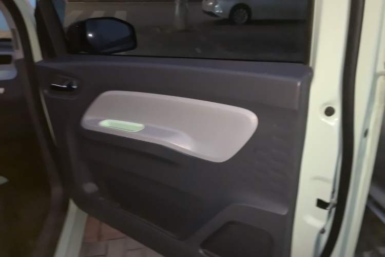 Used Wuling Hongguang MINIEV 2022 Macaron Premium Model – Lithium Ternary Battery