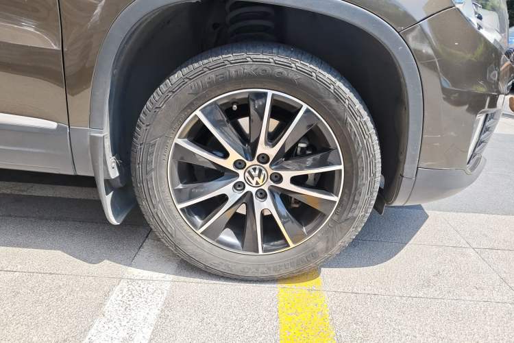 Used Volkswagen Tiguan L 2013 2.0 TSI Automatic All-Wheel Drive Luxury Edition