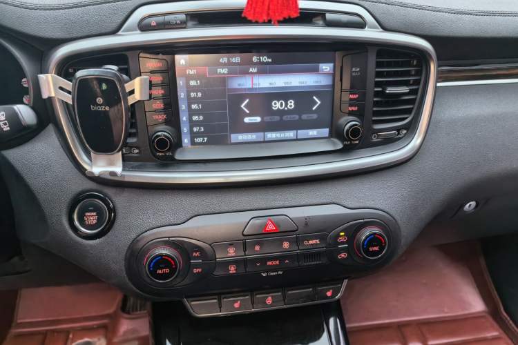 Used Kia Sorento 2015 Sorento L 2.4L Gasoline 4WD Elite Edition 5 Seats China IV Standard Audio And AC Panel