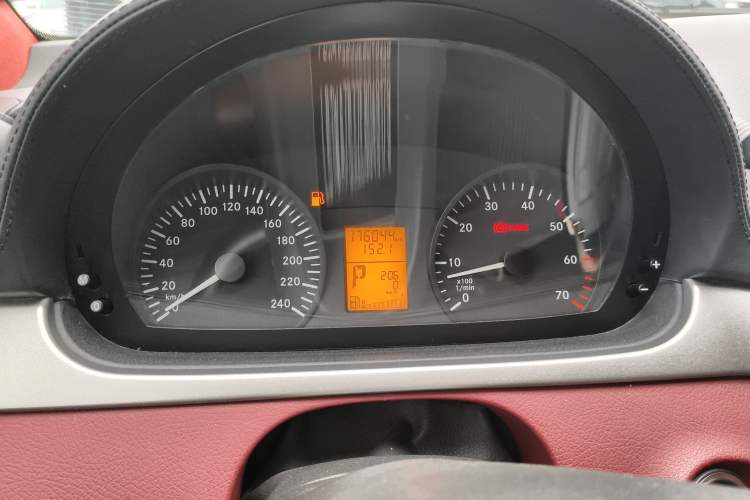 Used Mercedes-Benz Vito 2013 3.0L Elite Edition Instrument Cluster