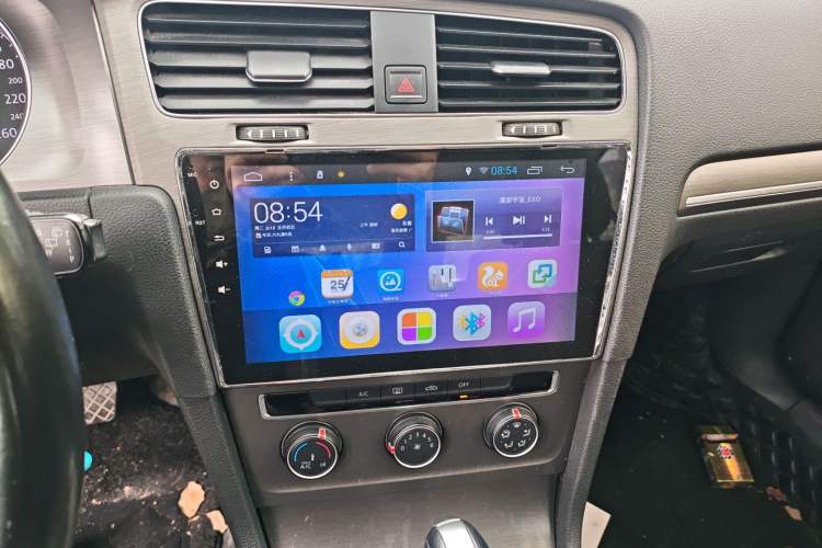 Used Volkswagen Golf 2016 1.6L Automatic Comfort Model Audio And AC Panel