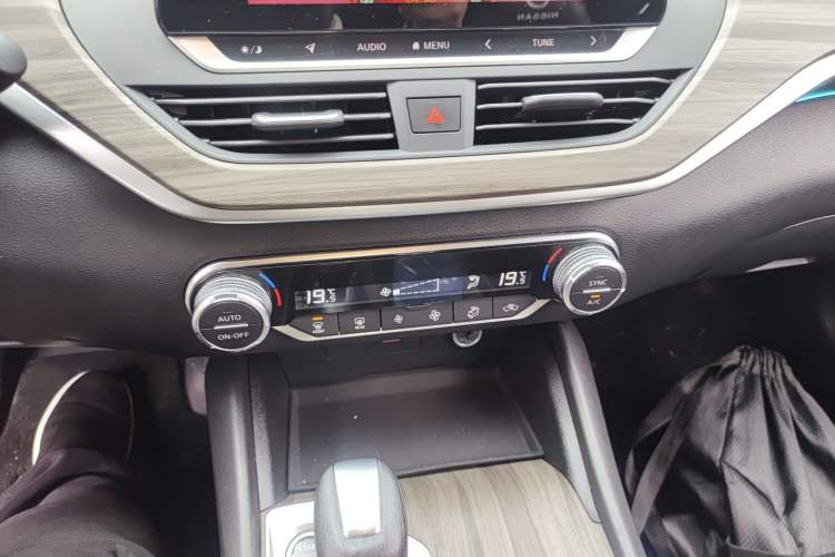 Used Nissan Teana 2021 2.0L XL Comfort Edition Audio And AC Panel