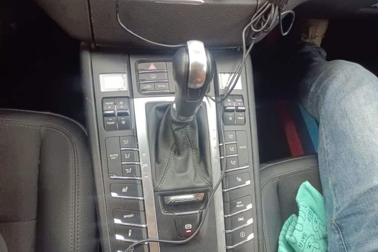 Used Porsche Macan 2017 Macan 2.0T Gear Lever