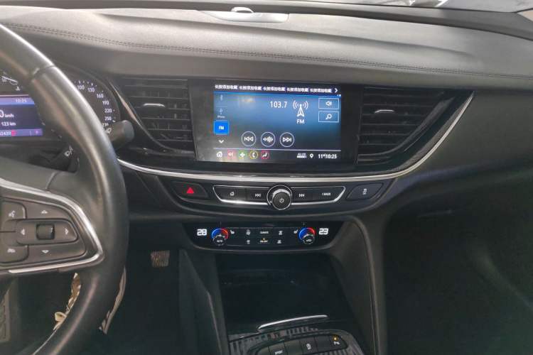 Used Buick Regal 2023 552T Smart Enjoyment Version Audio And AC Panel