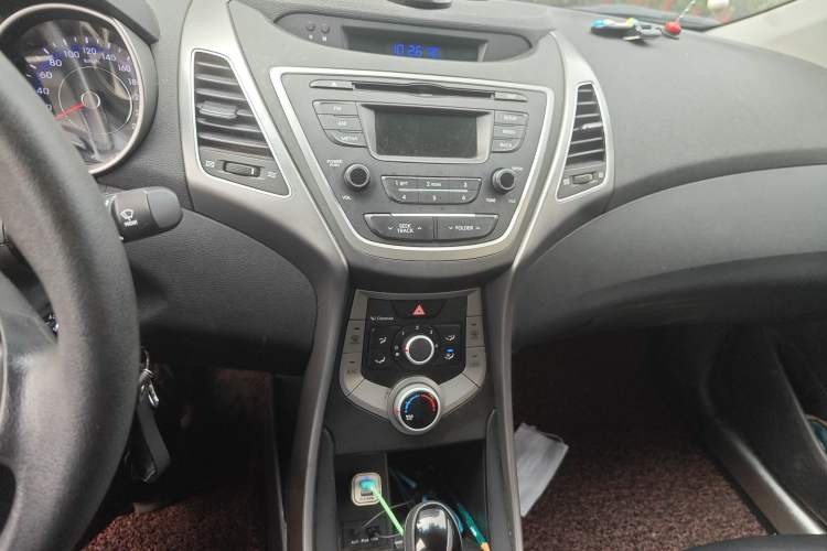 Used Hyundai Elantra (5th Generation / Langdong) 2016 1.6L Automatic Smart Version