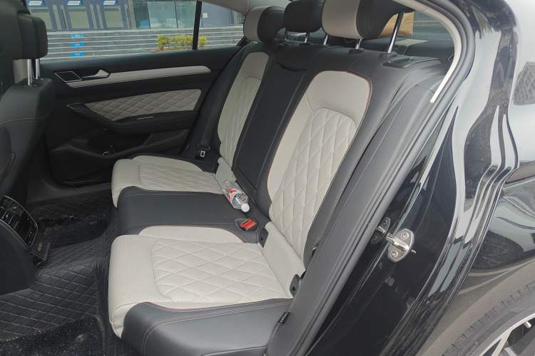 Used Volkswagen Magotan 2023 2 Million Units Commemorative Edition 330TSI DSG Luxury Version
