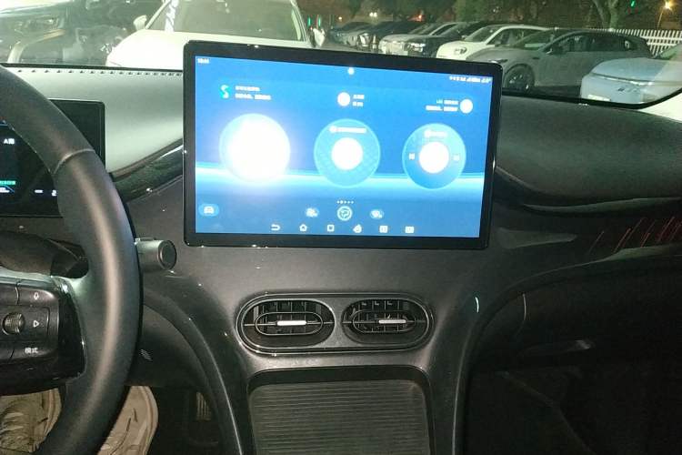 Used BYD e2 2024 Honor Edition Luxury Model Audio And AC Panel