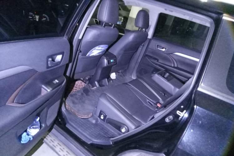 Used Toyota Highlander 2017 2.0T Four-Wheel Drive Luxury Edition 7 Seats Left Rear Seat