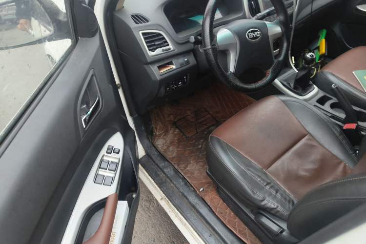 Used BYD F3 2015 Energy-Saving Edition 1.5L Manual Luxury Model
