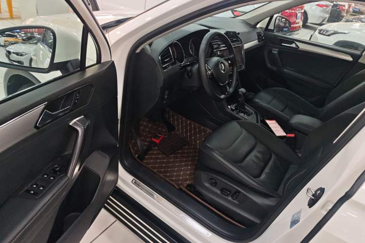 Used Volkswagen Tiguan L 2020 330TSI Automatic Two-Wheel Drive Panoramic Comfort Edition China VI Standard Driver Seat