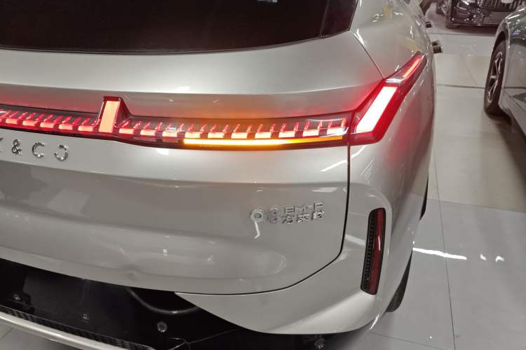 Used Lynk & Co 08 EM-P 2023 120km Long-Range Halo
