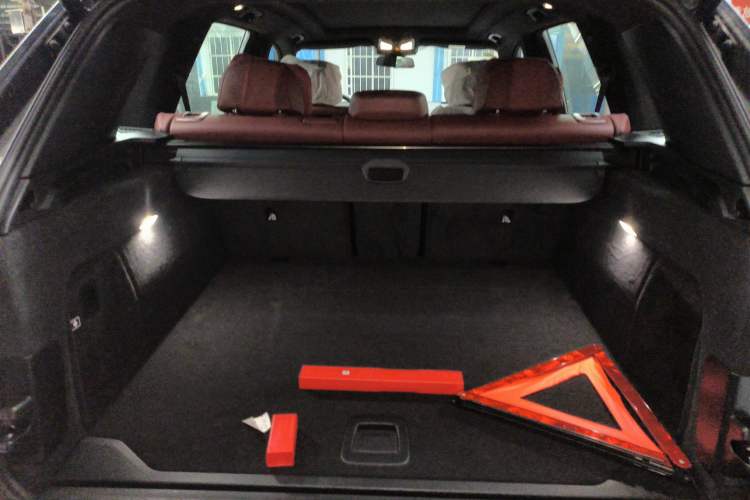 Used BMW X5 2023 xDrive 40Li M Sport Night Edition Package