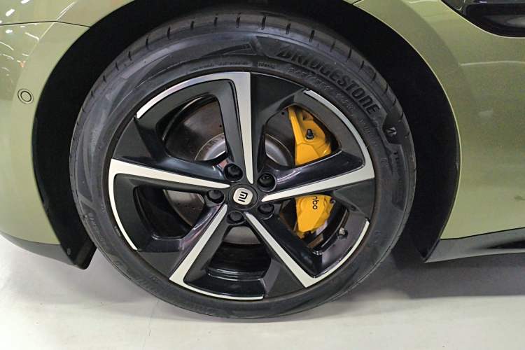 Used Xiaomi Auto SU7 2024 Four-Wheel Drive Ultra-Long Range Advanced Intelligent Driving Max Edition Exterior 4