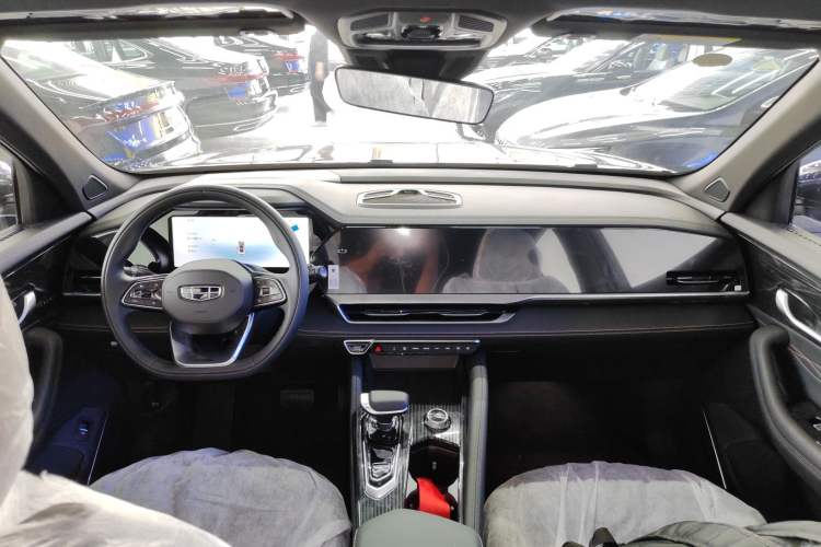 Used Geely Auto Monjaro L 2024 2.0TD DCT EVO Two-Wheel Drive Long-Range Version Center Console